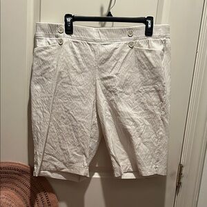 89th + Madison White Striped Stretchy Shorts Elastic Waist XL